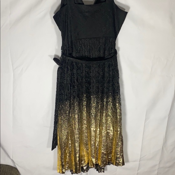 Dress - Picture 3 of 4